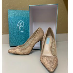 Betsey Johnson Nessa Pumps